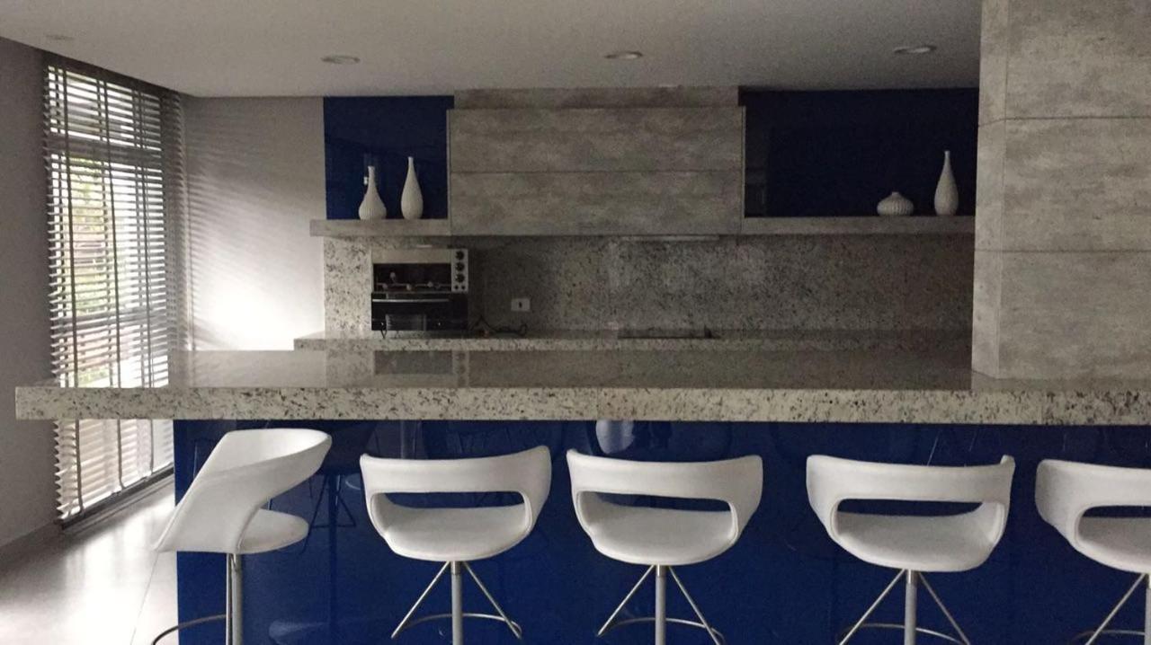 Estudio moderno com linda vista para a Serra Curitiba Exterior foto