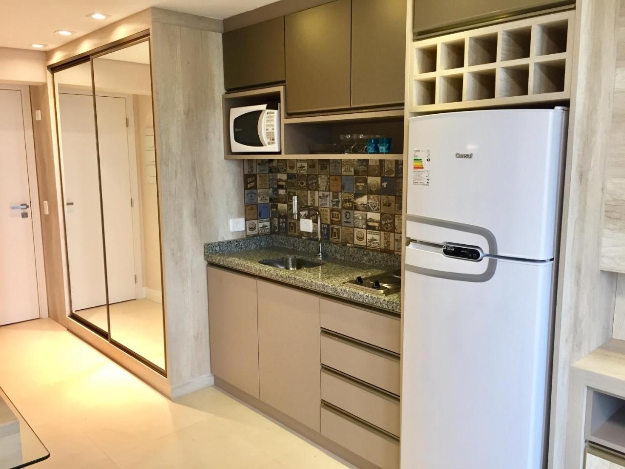 Estudio moderno com linda vista para a Serra Curitiba Exterior foto