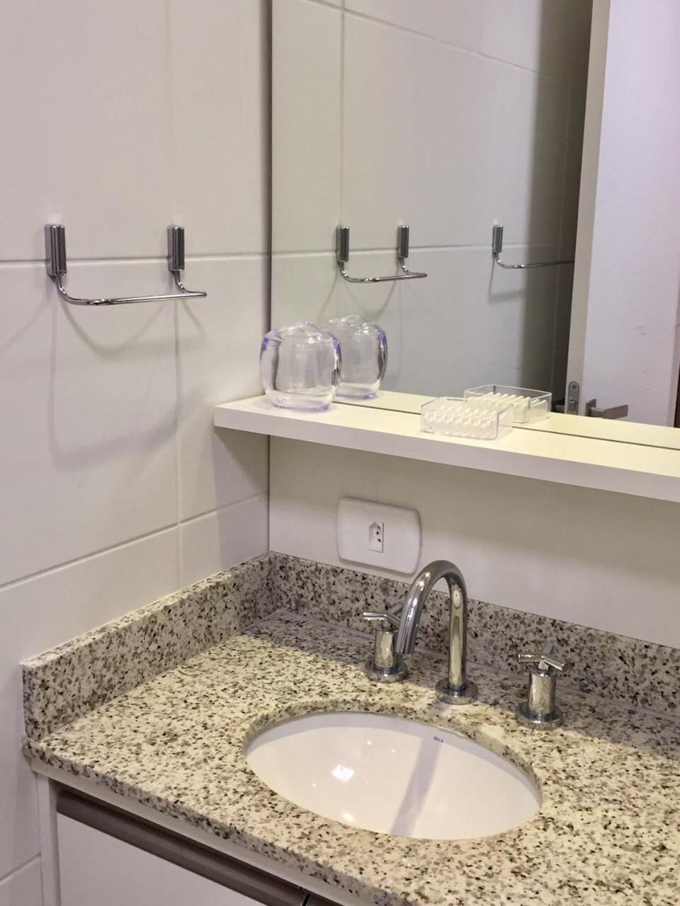 Estudio moderno com linda vista para a Serra Curitiba Exterior foto